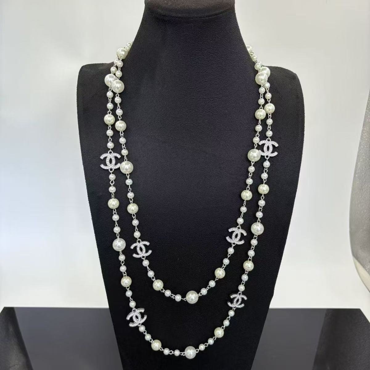 💎 Signature Beaded Pearl Necklace