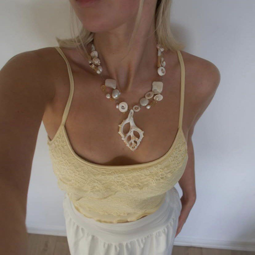 Exaggerated irregular seashell necklace/collarbone chain