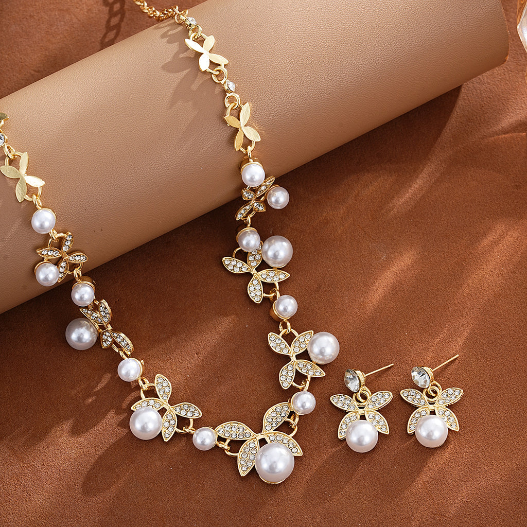 pearl necklace