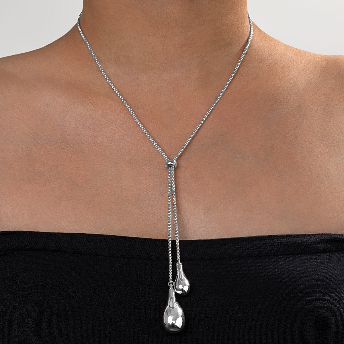 Adjustable women's necklace