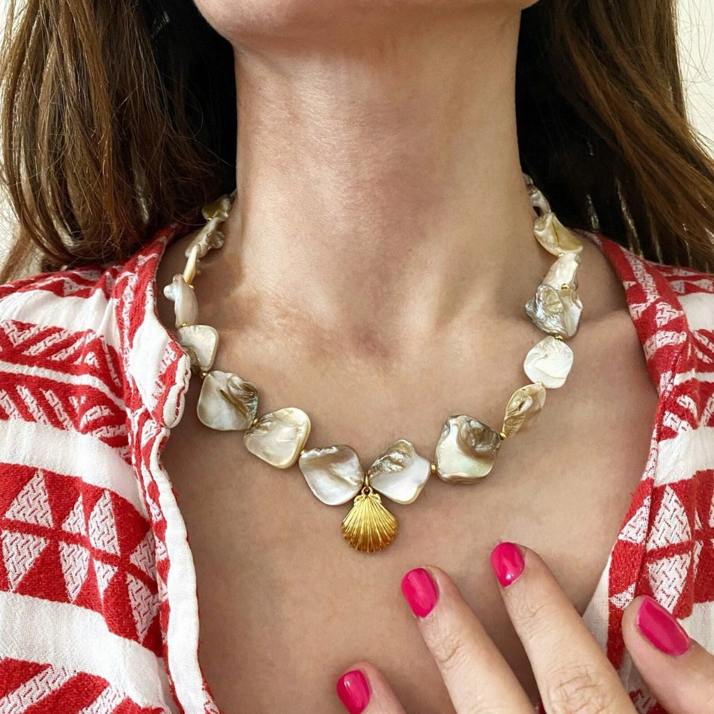 Exaggerated irregular seashell necklace/collarbone chain