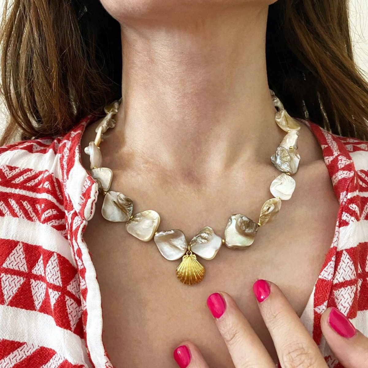 Exaggerated irregular seashell necklace/collarbone chain