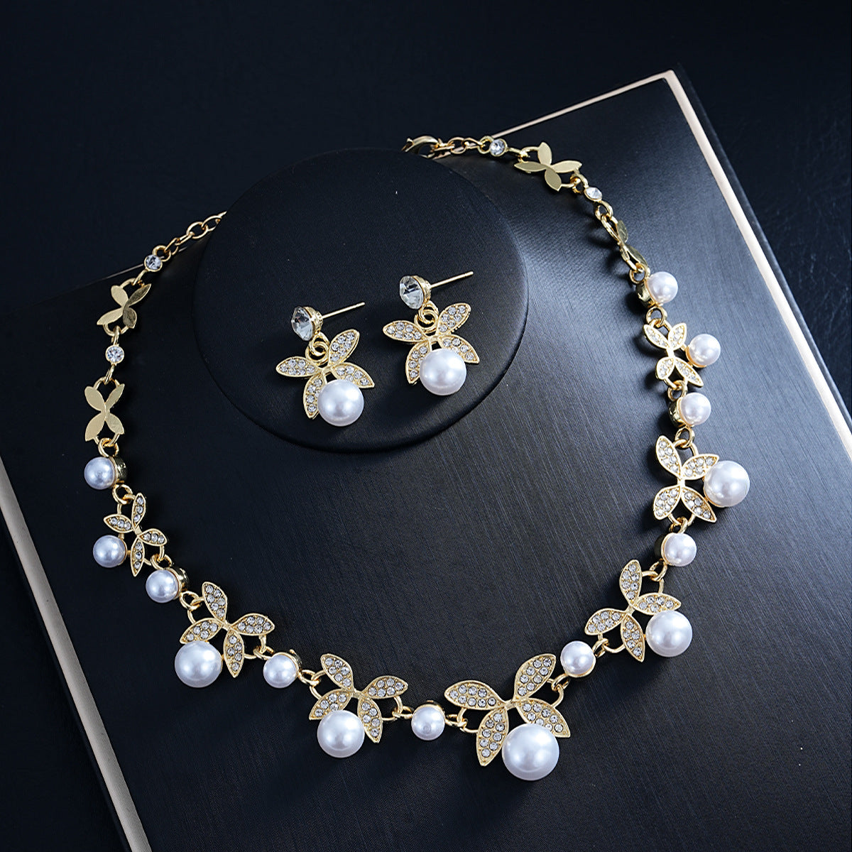 pearl necklace